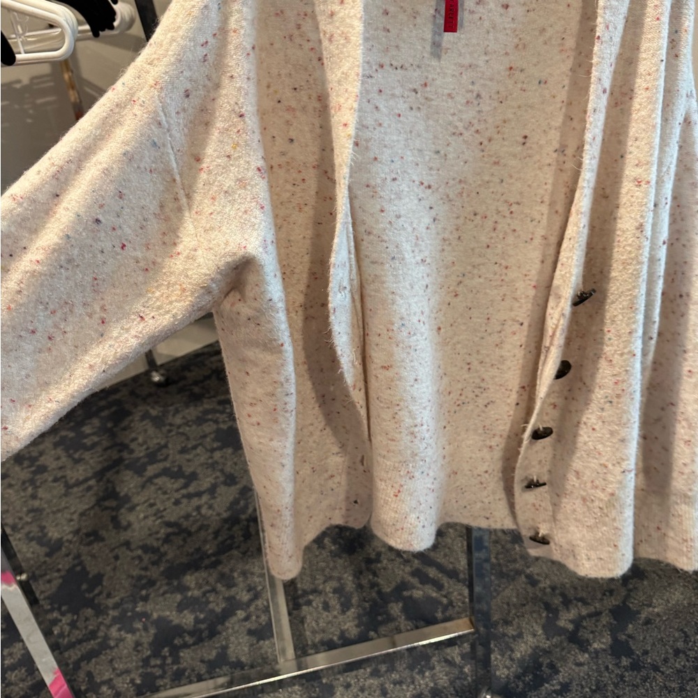 Elegant Beige Speckled Cardigan